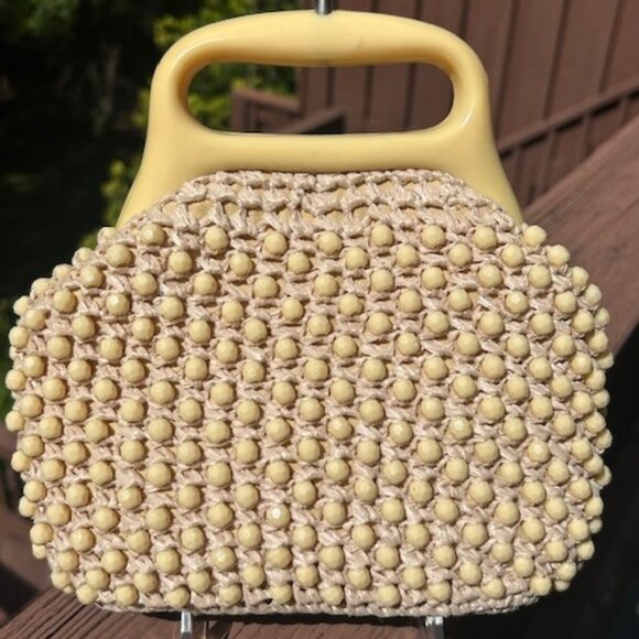 CREAM RAFFIA Beaded Clam Shell Lucite Handle BAG - Picture 4 of 8